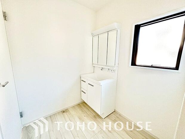 シンプルだからこそ使いやすい。スタンダードなデザインの洗面台はお掃除もしやすくいつも清潔。