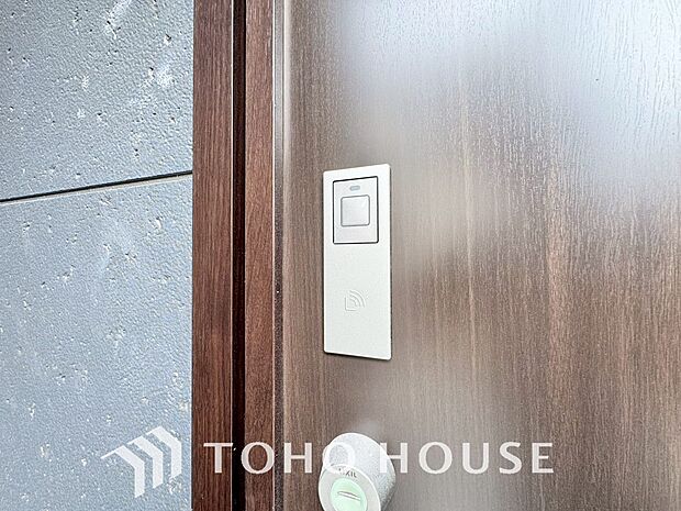 電子錠・カードキーシステム。合鍵を作りづらく、ピッキングが不可能なので、防犯対策に効果的です。