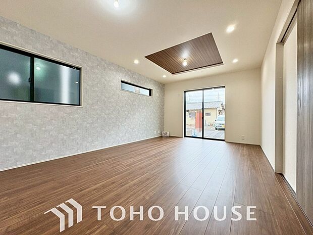 光と風があふれる開放的なリビングダイニングには自然と家族みんなが集まってきます。