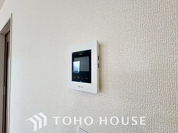 「見える安心」を実現するために、誰が訪れてもすぐにわかるようモニター付きインターホンを設置しました。