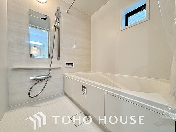 心地よいバスタイムを演出する浴室はゆとりあるサイズを採用。