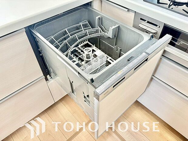 高温水や高圧水流を使う事で効率よく食器洗浄できます。殺菌効果も高いので哺乳瓶等を洗う際にも便利です。