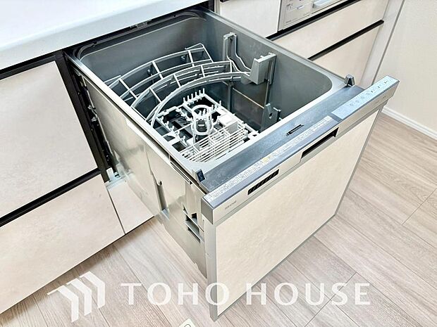 高温水や高圧水流を使う事で効率よく食器洗浄できます。殺菌効果も高いので哺乳瓶等を洗う際にも便利です。