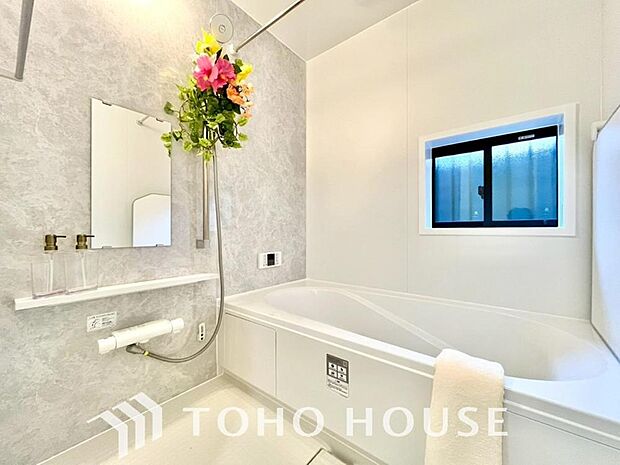 心地よいバスタイムを演出する浴室はゆとりあるサイズを採用。