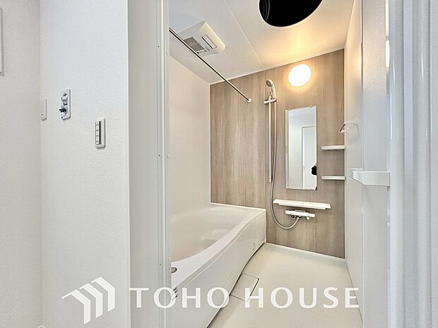 心地よいバスタイムを演出する浴室はゆとりあるサイズを採用。