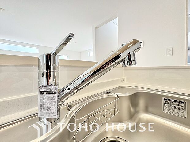 浄水器ボタンひとつで浄水と原水に切り替えられる浄水器一体型水洗を使用。