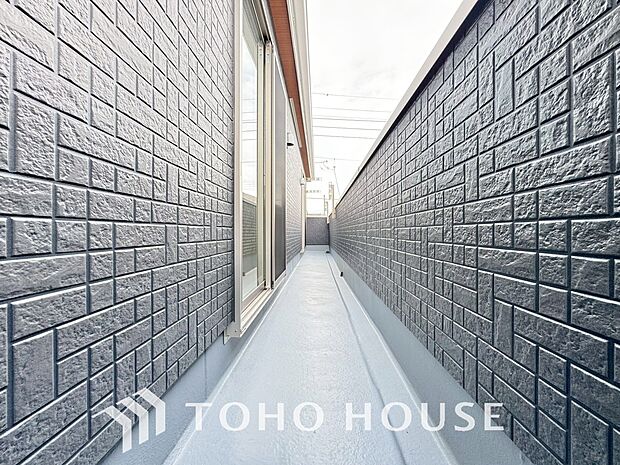 夜空の煌めきや、室内への通風や採光へ一役。ガーデニング等も充分に楽しめる広さを確保しております。