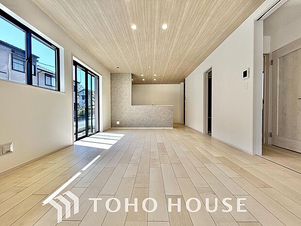 家は、ただ生活する場ではなく、笑顔の毎日、安らぎの日々のために、暮らしを愉しく、快適にする場所。