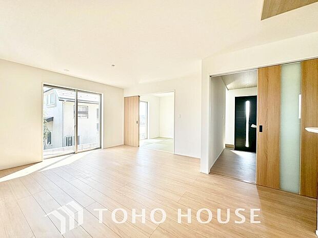 家は、ただ生活する場ではなく、笑顔の毎日、安らぎの日々のために、暮らしを愉しく、快適にする場所。