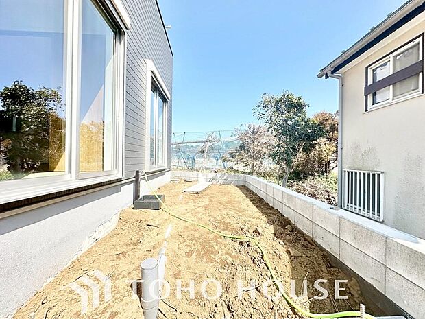 日当たりも良く、家庭菜園や植栽を育てるのに適したお庭はこれからの生活に緑という癒しを与えてくれます。