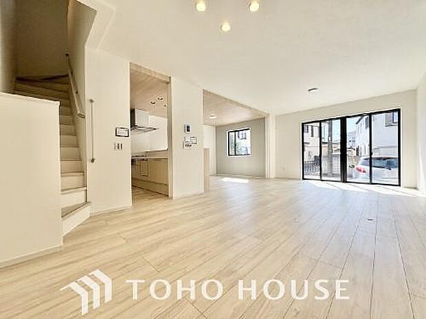 作り手の「気持ちの良いリビングでお過ごししていただきたい」という思いを感じさせます。