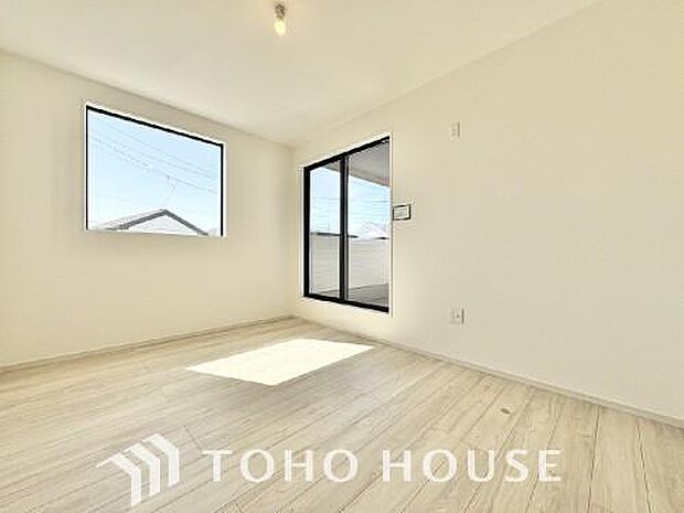 心と体をゆったりと安らげる主寝室。寝室のゆとりが大きい分だけ、暮らしの安らぎは深まります。