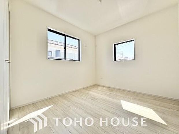 お子様の心と身体を見守る子供部屋として、小さな自立心を育むお部屋作りを見越してご覧下さい。