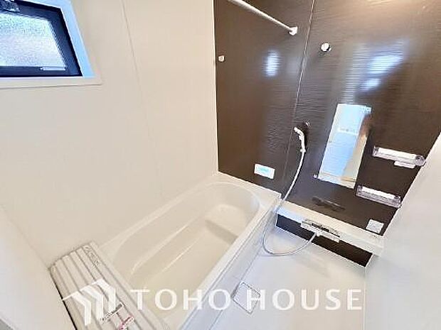 一日の疲れを癒すための心地よいバスタイムを演出する浴室はゆとりあるサイズを採用。