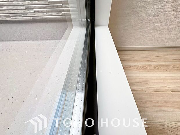 複層ガラスは結露を抑えたり、遮音にも効果を発揮します。