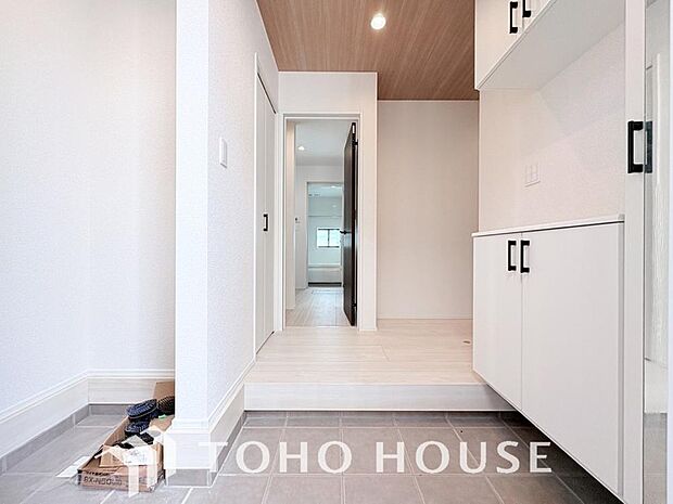 清潔感が溢れ、訪れる者すべてを「安らぎ」と「充実」で包み込みます。