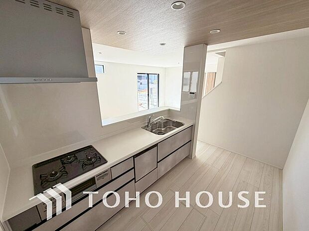 お料理の上手な方が、独壇場でお料理の腕を披露するスタイルに向いているキッチンです。