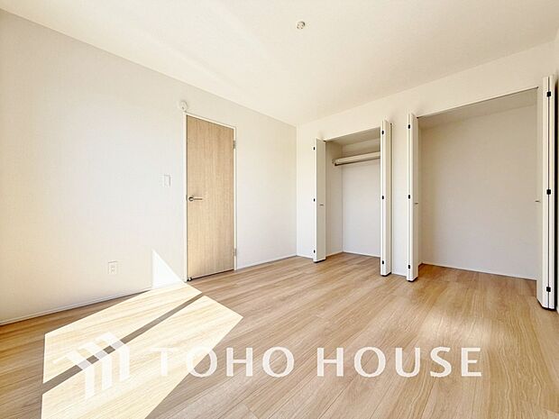 心と体をゆったりと安らげる主寝室。寝室のゆとりが大きい分だけ、暮らしの安らぎは深まります。