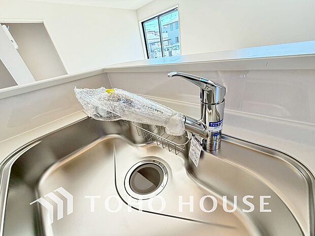 浄水と原水をボタン一つで切り替えられる浄水器一体型水洗。近年主流になりつつある人気の設備です。