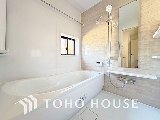 心地よいバスタイムを演出する浴室はゆとりあるサイズを採用。