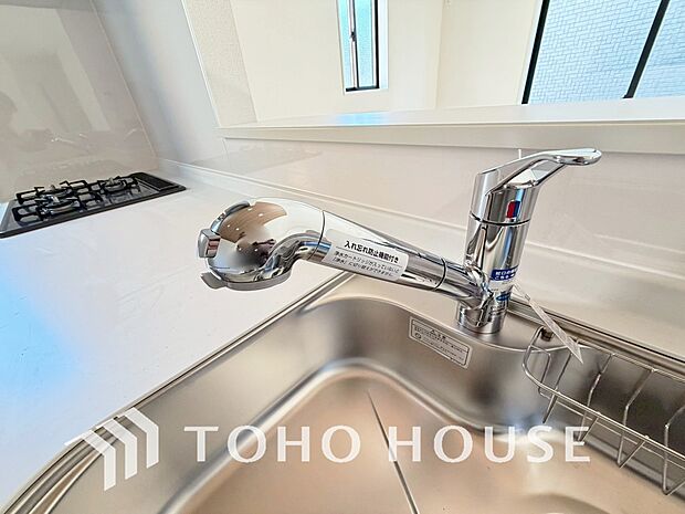 浄水と原水をボタン一つで切り替えられる浄水器一体型水洗。近年主流になりつつある人気の設備です。