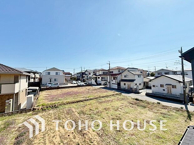その豊かな眺望にふさわしい空間には、通風 採光にも優れ、心地よい光と風があふれています。