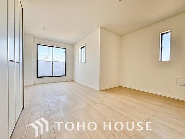 造りこんだ空間演出の妙が生み出す光と質のハーモニーはこの住宅のクオリティの良さを実感させてくれます。