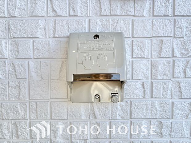 高圧洗浄機や愛車のお掃除などのいざという時に「あったらいいな」の屋外コンセント。