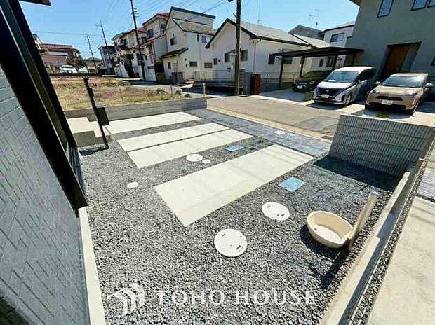 家のすぐ前に駐車場があるので、車の出入庫に時間がとられることもありません。