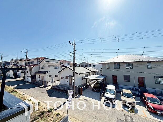 その豊かな眺望にふさわしい空間には、通風・採光にも優れ、心地よい光と風があふれています。