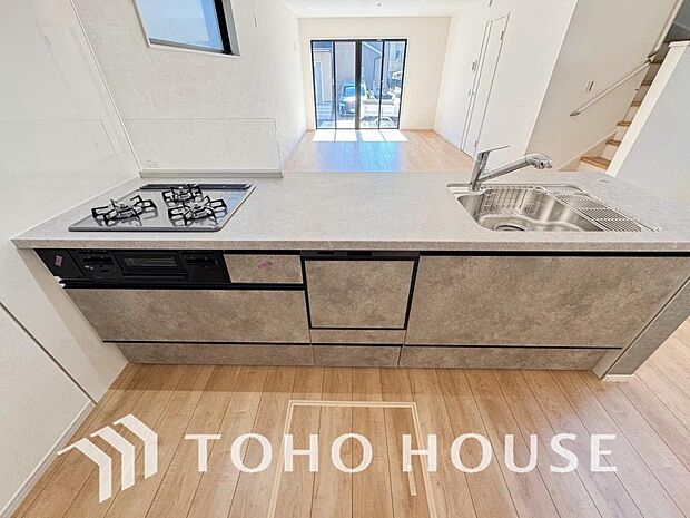 広々としたキッチンスペースで快適に作業ができると、毎日のお料理もより一層楽しく取り組めそうですね。