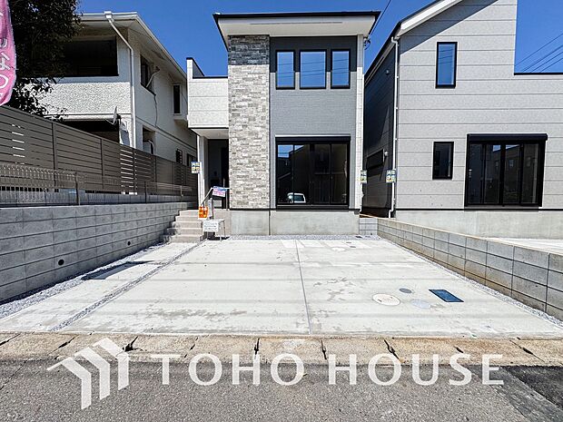 家のすぐ前に駐車場があるため、出入庫がスムーズで時間を気にせず快適にご利用いただけます。