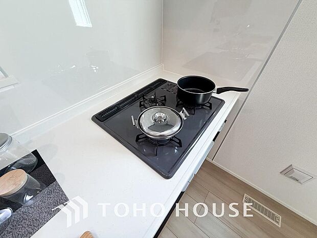 毎日料理をする、料理が好き、家族が多くて量を作る必要がある、等の方々にとっては必須の3口コンロ。