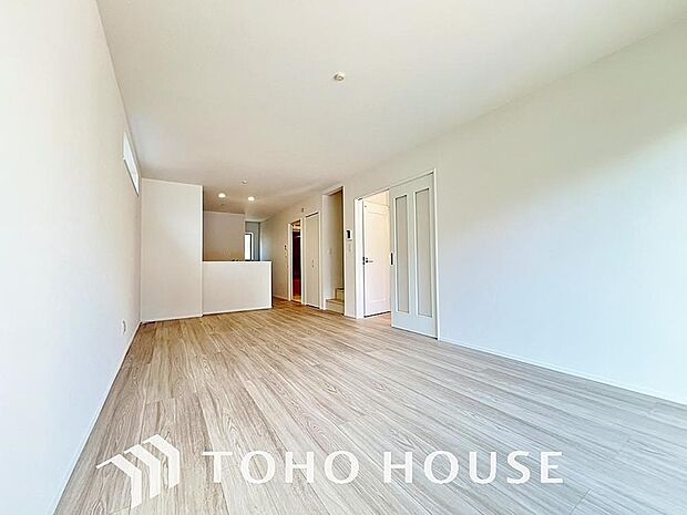 造りこんだ空間演出の妙が生み出す光と質のハーモニーはこの住宅のクオリティの良さを実感させてくれます。