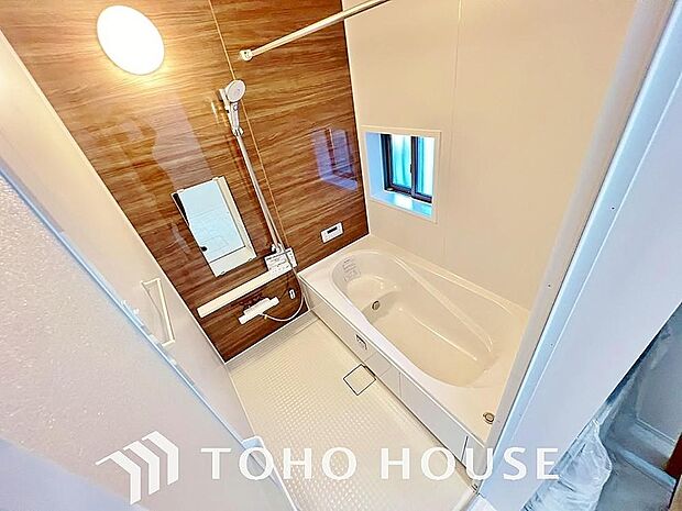 心地よいバスタイムを演出する浴室はゆとりあるサイズを採用。