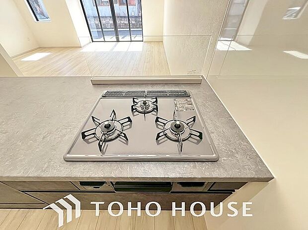 毎日料理をする、料理が好き、家族が多くて量を作る必要がある、等の方々にとっては必須の3口コンロ。