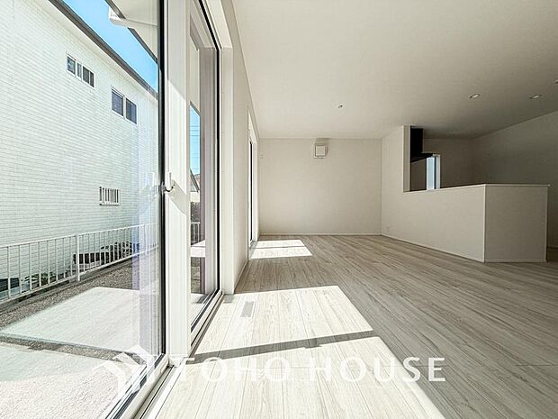 造りこんだ空間演出の妙が生み出す光と質のハーモニーはこの住宅のクオリティの良さを実感させてくれます。