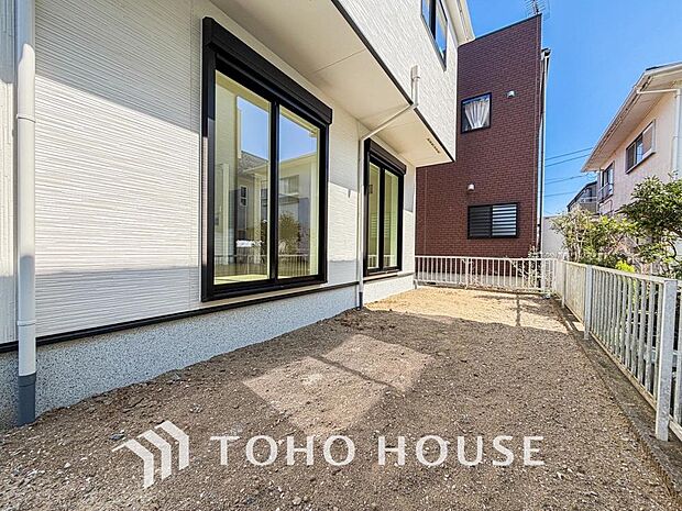 日当たりも良く、家庭菜園や植栽を育てるのに適したお庭はこれからの生活に緑という癒しを与えてくれます。