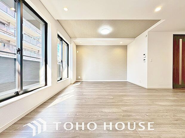 造りこんだ空間演出の妙が生み出す光と質のハーモニーはこの住宅のクオリティの良さを実感させてくれます。