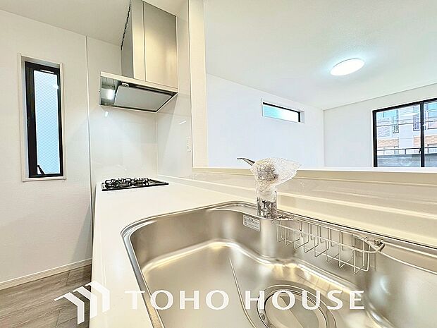 安全でおいしい水を手軽に。ボタンひとつで浄水と原水に切り替えられる浄水器一体型水洗を使用。