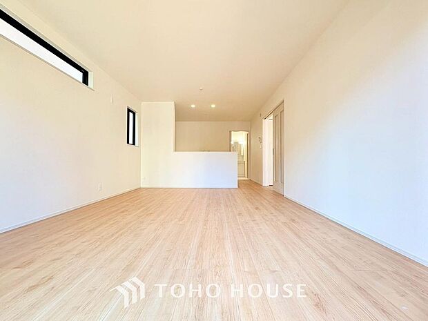 造りこんだ空間演出の妙が生み出す光と質のハーモニーはこの住宅のクオリティの良さを実感させてくれます。