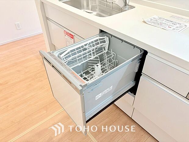 高温水や高圧水流を使う事で効率よく食器洗浄できます。殺菌効果も高いので哺乳瓶等を洗う際にも便利です。