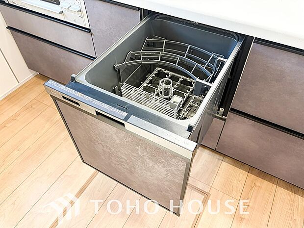 高温水や高圧水流を使う事で効率よく食器洗浄できます。殺菌効果も高いので哺乳瓶等を洗う際にも便利です。