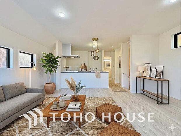 爽やかな通風と採光を存分に感じる事が出来る空間です。※家具・家電はCGです。