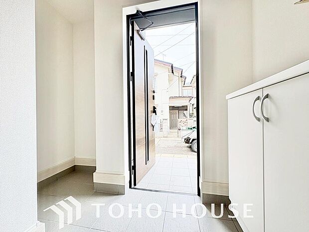 ダウンライトを使用しお洒落に演出。帰りたくなる家をテーマに設計。いつも「人」と「家」の間に・・・。