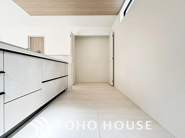 お料理の上手な方が独壇場でお料理の腕を披露するスタイルに向いているキッチンです。