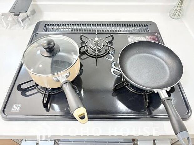 毎日料理をする、料理が好き、家族が多くて量を作る必要がある、等の方々にとっては必須の3口コンロ。
