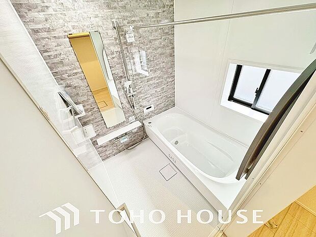一日の疲れを癒すための心地よいバスタイムを演出する浴室はゆとりあるサイズを採用。