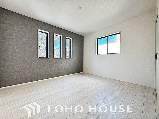 家具の配置のし易い室内です。趣味の部屋としても充分な広さを確保しております。