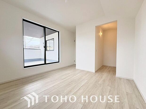 一日の疲れを癒やしてくれる主寝室。時を忘れて過ごす場所として過ごせるお部屋。